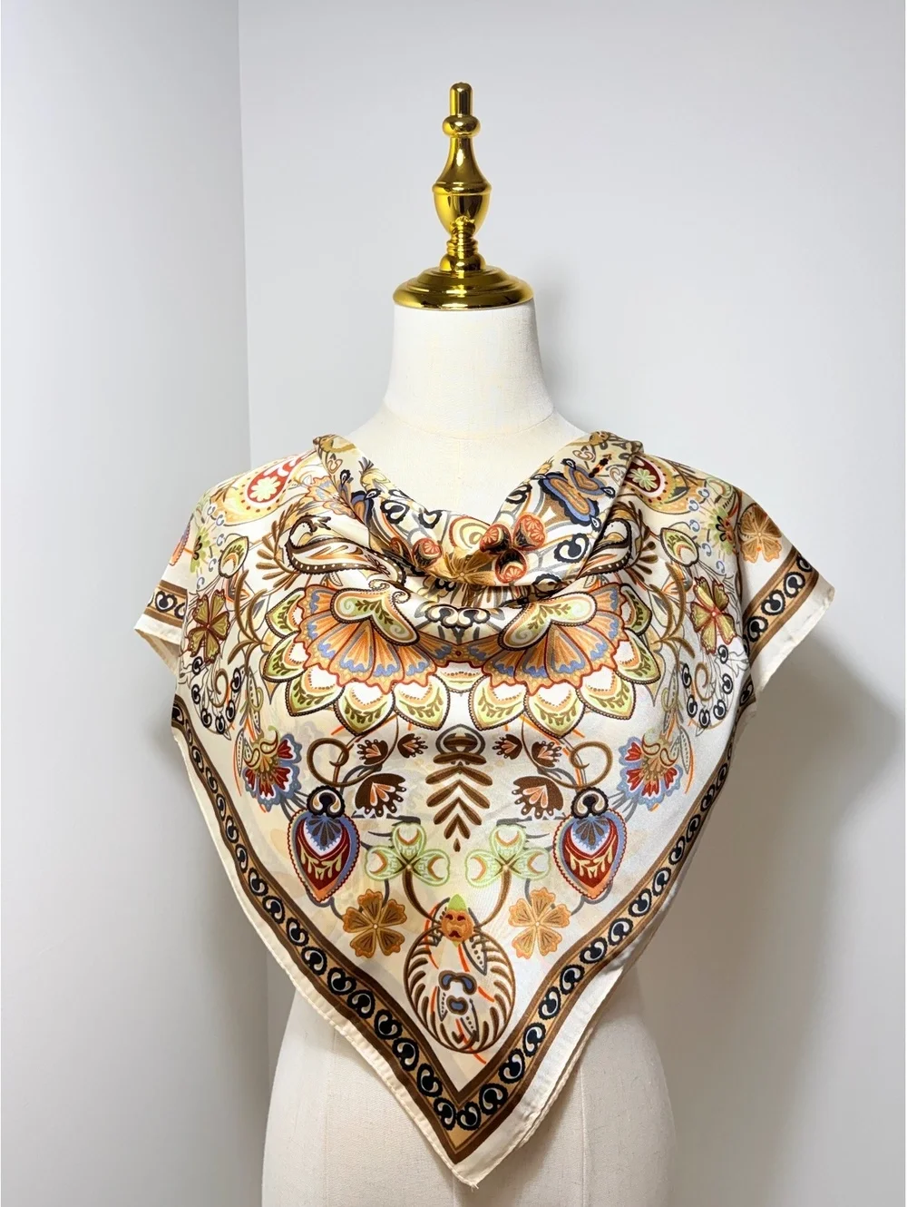 Elegant Vintage Floral and Paisley Pattern Women's Scarf in Warm Beige and Brown